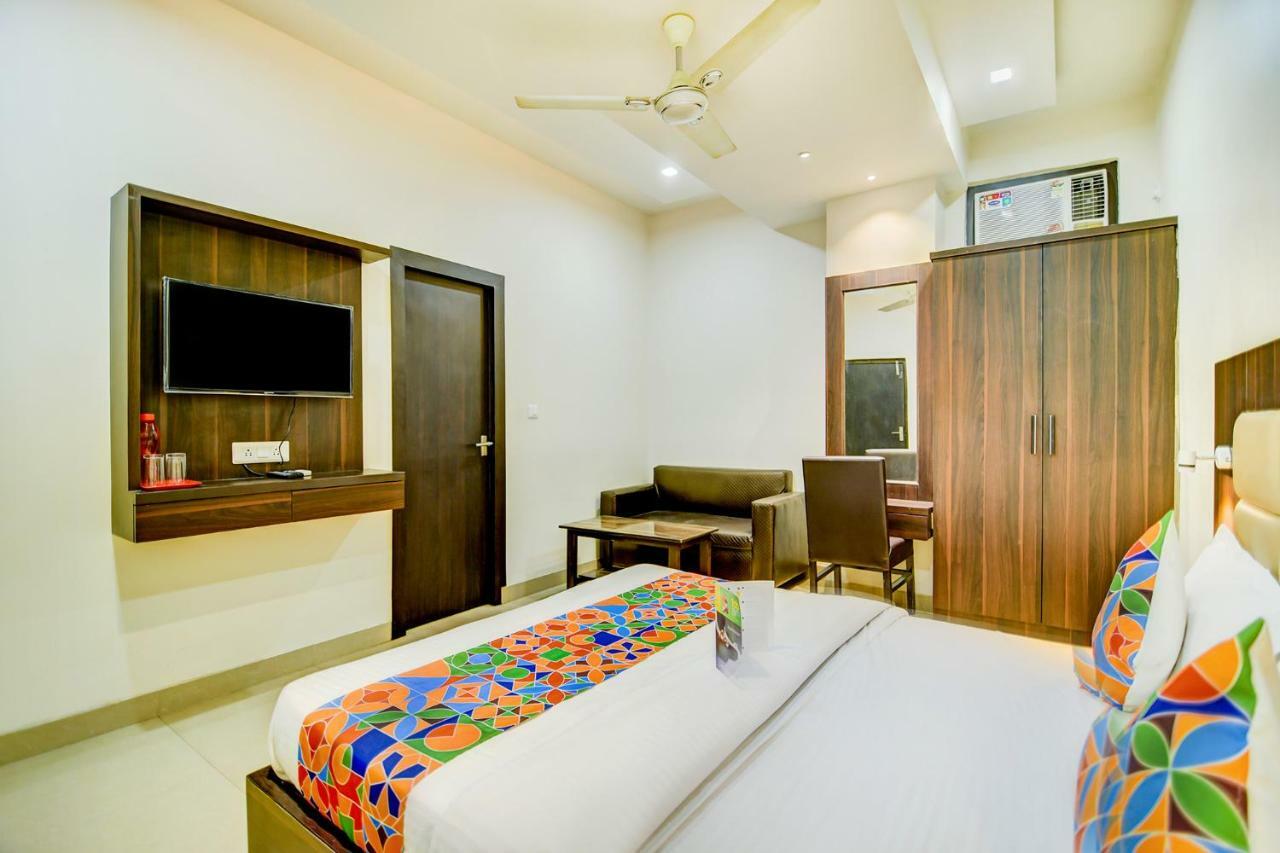 Fabhotel Solitaire Inn Kanpur Buitenkant foto