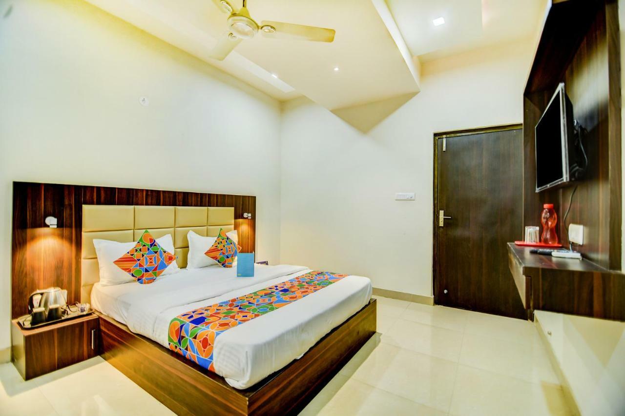 Fabhotel Solitaire Inn Kanpur Buitenkant foto