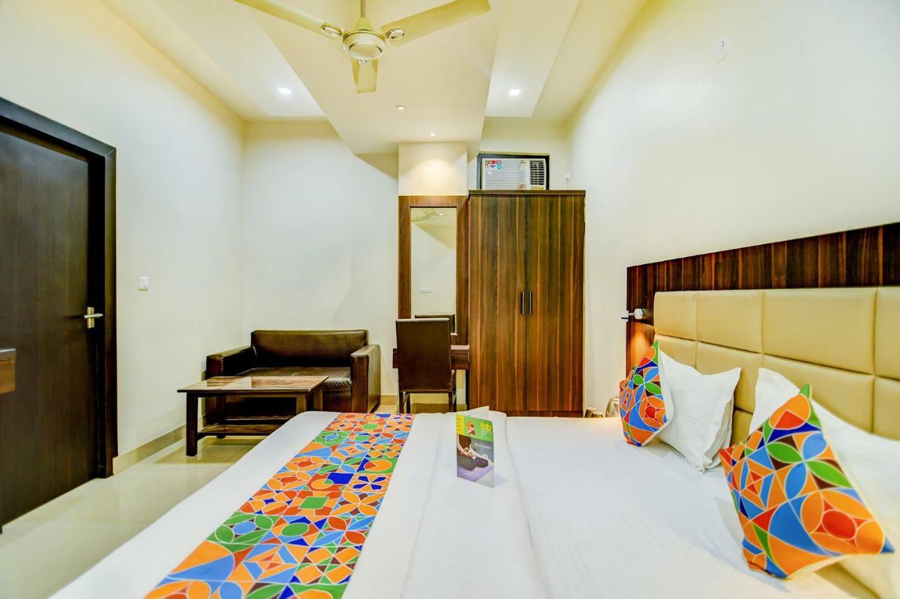 Fabhotel Solitaire Inn Kanpur Buitenkant foto